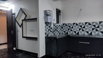 RWA Apartments Sector 122