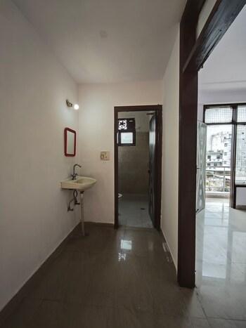 2 BHK Flat for Rent in Saket, Delhi
