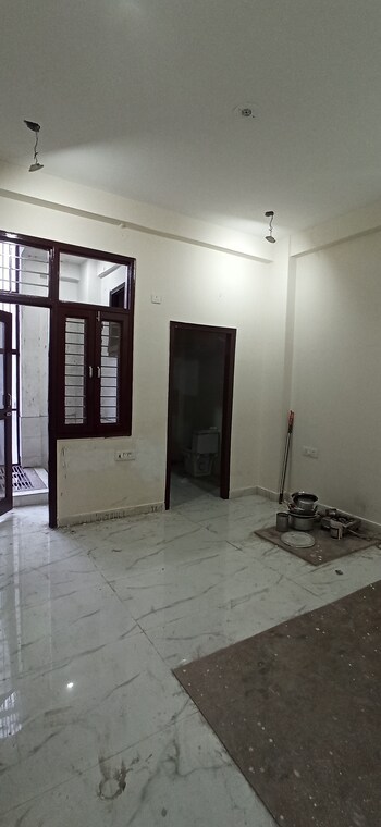 2 BHK House for Rent in Sector 122, Noida