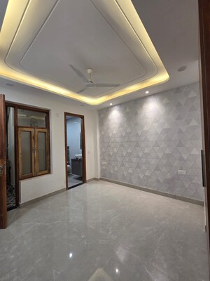 Room in 3 BHK Builder Floor at Green Fields Colony – for Sale