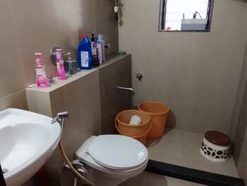 3 BHK Flat for Rent in Thane West, Thane