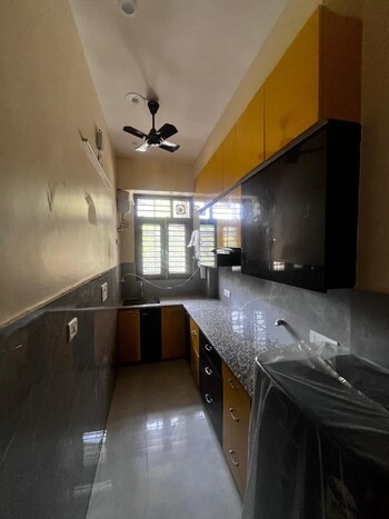 2 BHK Builder Floor for Rent in Sector 42, Gurgaon
