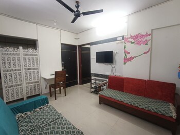 2 BHK Flat for Rent in Ic Colony, Mumbai