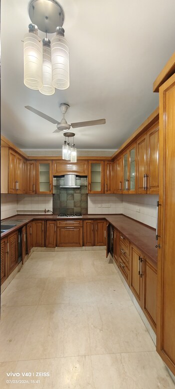 3 BHK Builder Floor for Rent in Defence Colony, Delhi