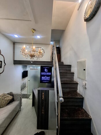 Office Space for Sale in Netaji Subhash Place, Delhi