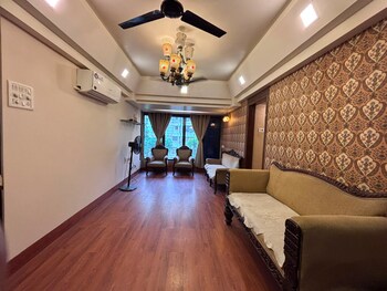 3 BHK Flat for Rent in Andheri West, Mumbai