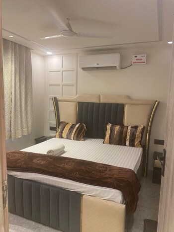 2 BHK Builder Floor for Rent in Chattarpur, Delhi