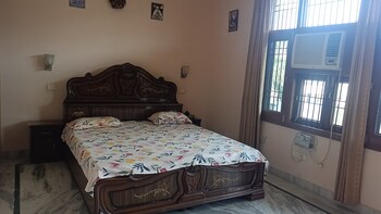 1 BHK House for Rent in Sector 49, Chandigarh