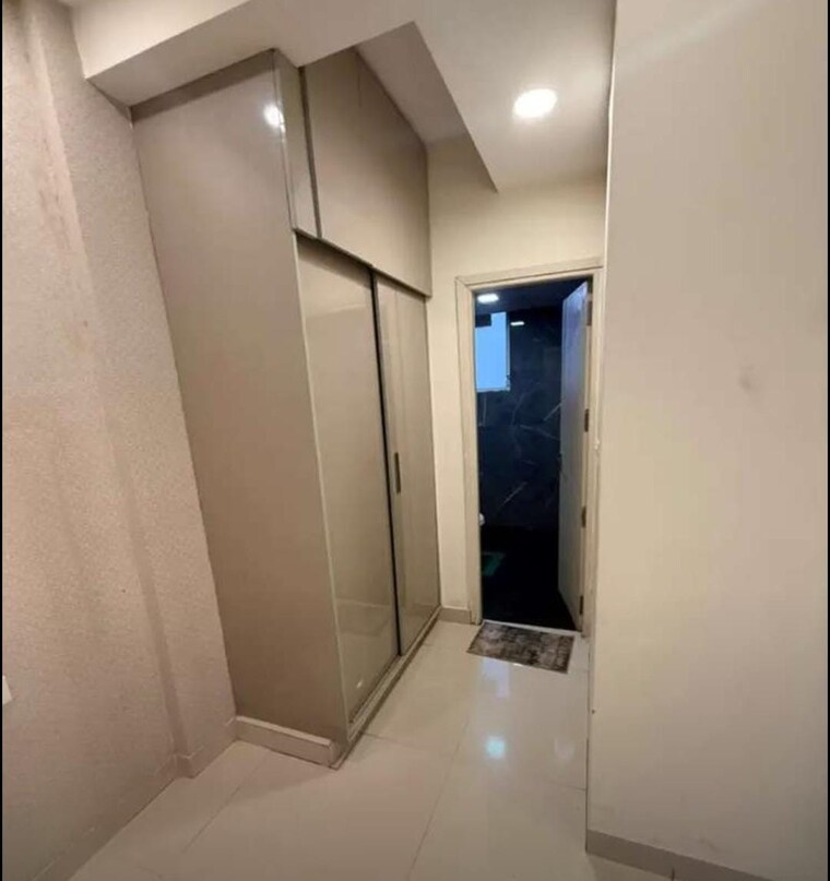 Cupboard, skyline-park 3 Bedroom 1800 Sq.Ft. Apartment In Vip Road Zirakpur 10604336