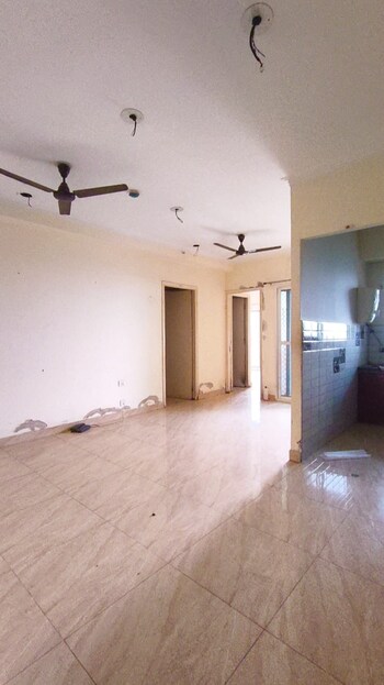Gaur City 7th Avenue