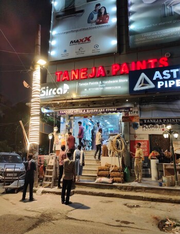 Showroom for Sale in East Of Kailash, Delhi