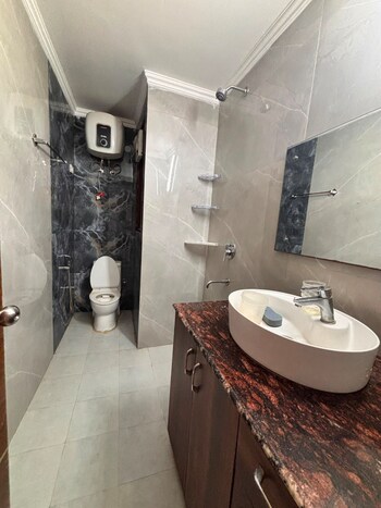 1 BHK Flat for Rent in Ignou Road, Delhi