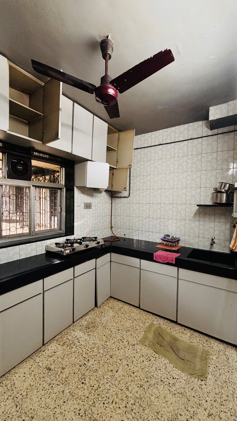 Kitchen, veena nagar phase 2 2 Bedroom 680 Sq.Ft. Apartment In Veena Nagar Phase 2 Mumbai 10606063