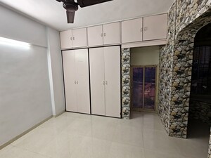 Room in 1 BHK Apartment at Vasant Parijat CHS, Vasant Vihar – for Rent