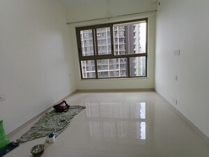 Room in 2 BHK Apartment at Kalpataru Paramount, Kapur Bawdi – for Sale