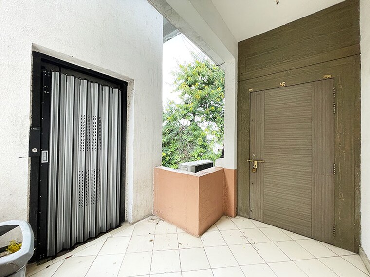 Balcony, parmar-park-phase-ii Commercial Office Space 3040 Sq.Ft. In Wanwadi Pune 10606086