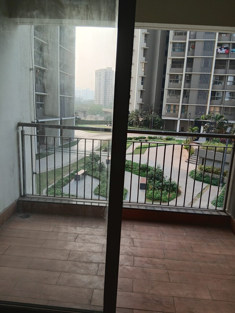 Balcony, kalpataru-paramount 2 Bedroom 711 Sq.Ft. Apartment In Kapur Bawdi Thane 10606099