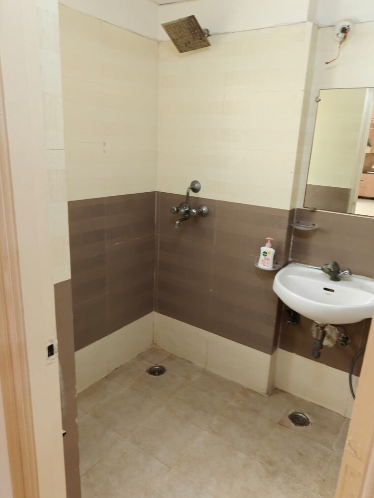 Bathroom, jm-aroma 2 Bedroom 950 Sq.Ft. Apartment In Sector 75 Noida 10606097