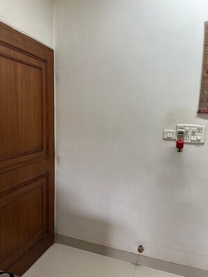Bedroom in 2 BHK Apartment at Chembur – for Rent
