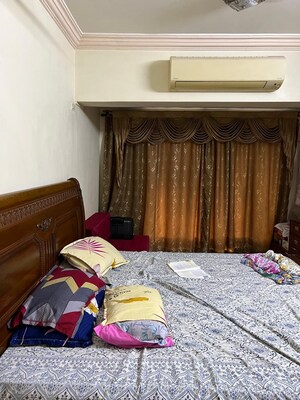 Bedroom in 2 BHK Apartment at Chembur – for Rent