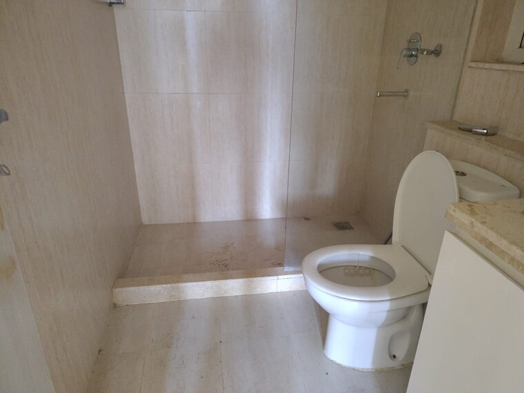 Bathroom, dlf-the-skycourt 3 Bedroom 1900 Sq.Ft. Apartment In Sector 86 Gurgaon 10606114