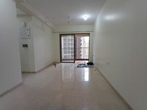Room in 2 BHK Apartment at Kalpataru Paramount B, Kapur Bawdi – for Sale