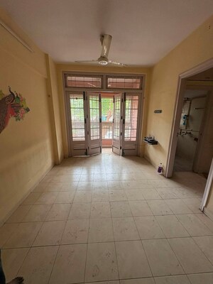 Room in 1 BHK Apartment at Dadlani Park, Majiwada – for Sale