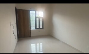Room in 2 BHK Builder Floor at Sector 21c – for Rent