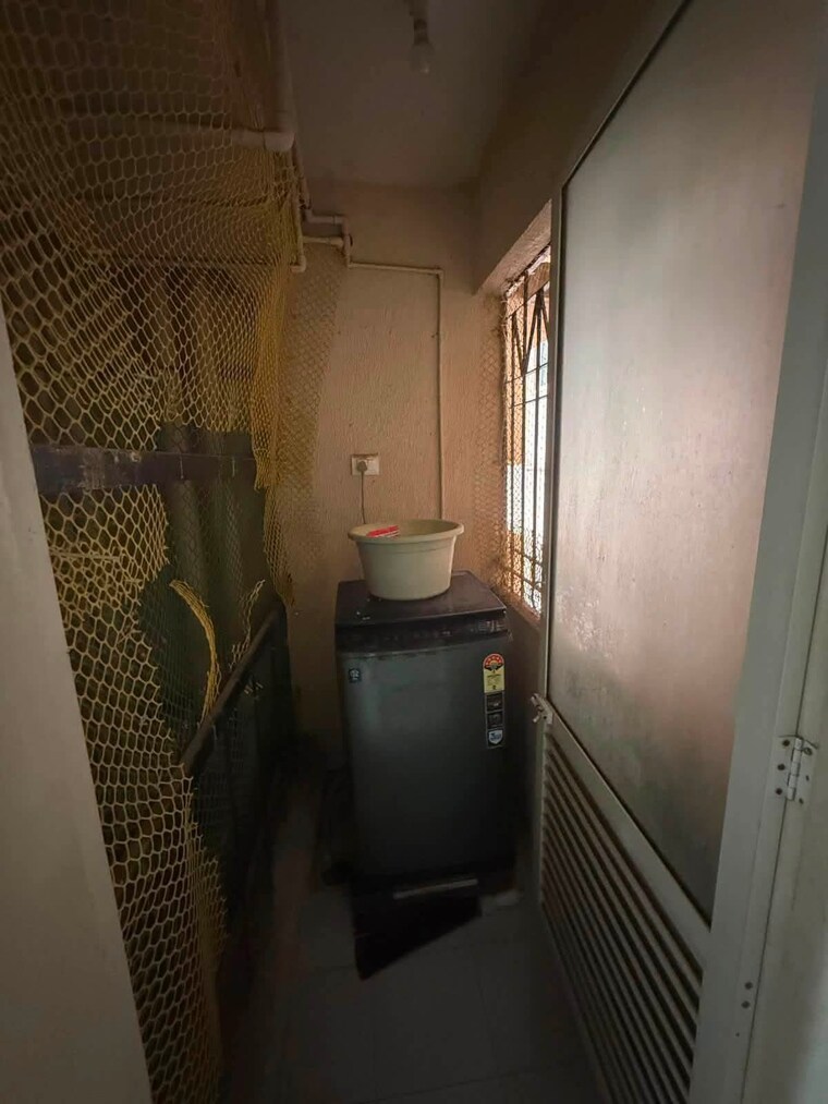 Bathroom, dosti-west-county-phase-2-dosti-cedar 2 Bedroom 741 Sq.Ft. Apartment In Balkum Pada Thane 10606124