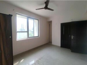 Room in 2 BHK Apartment at Piyush Heights, Sector 89 – for Rent