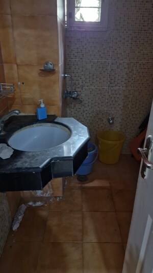 Team Area in 2 BHK Builder Floor at Indrapuram – for Rent