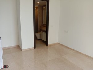 Room in 2 BHK Apartment at Hiranandani Atlantis, Powai – for Rent