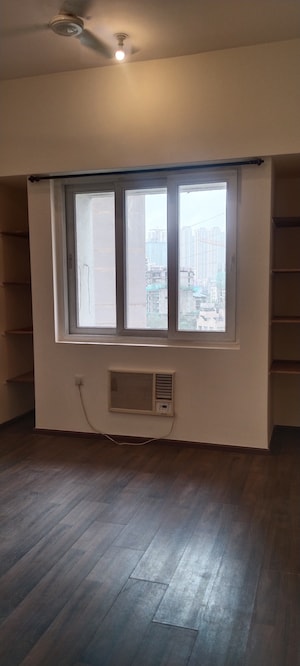 Bedroom in 2 BHK Apartment at Runwal Greens, Mulund West – for Rent