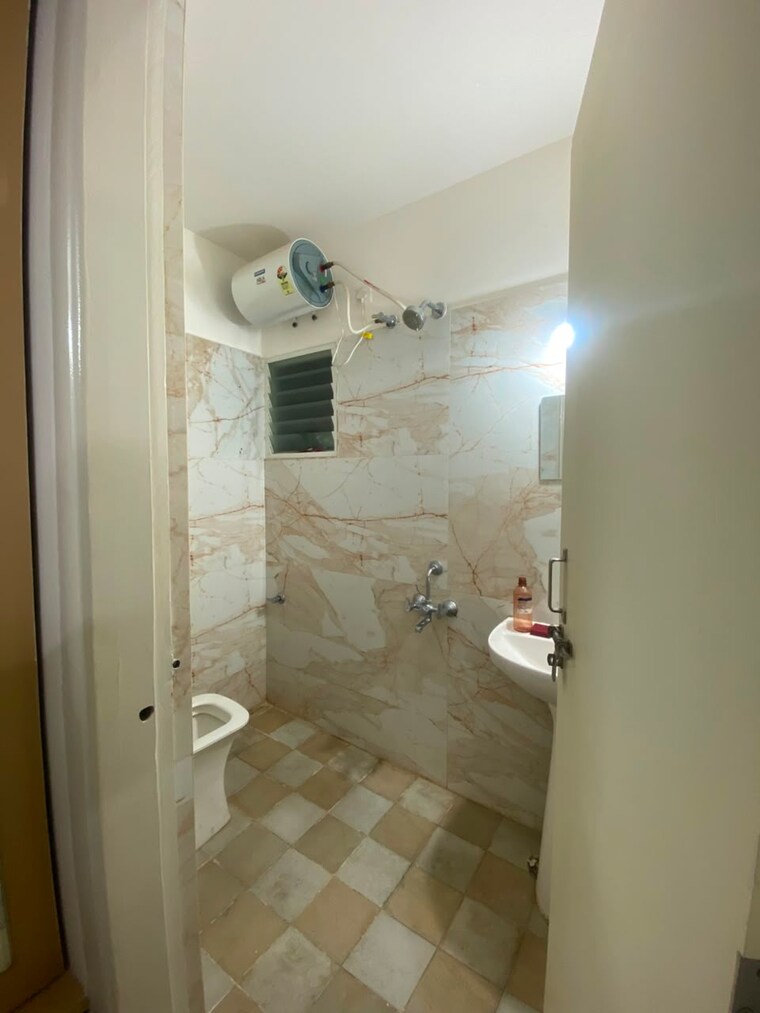Bathroom, aashiyana-apartment-jp-nagar 2 Bedroom 1200 Sq.Ft. Apartment In Jp Nagar Bangalore 10606188