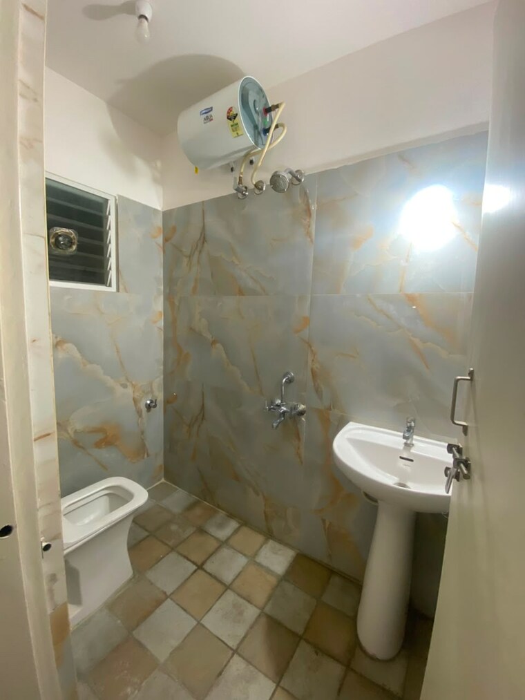 Bathroom, aashiyana-apartment-jp-nagar 2 Bedroom 1200 Sq.Ft. Apartment In Jp Nagar Bangalore 10606188