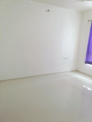Room in 2 BHK Apartment at Shreyas Palladium Grand, Dhanori – for Rent