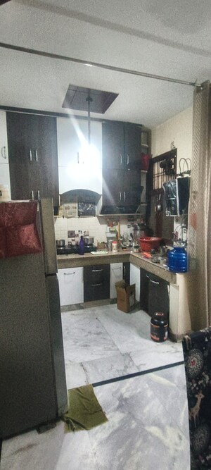 Kitchen in 2.5 BHK Builder Floor at Spring Field, Sector 31 – for Sale
