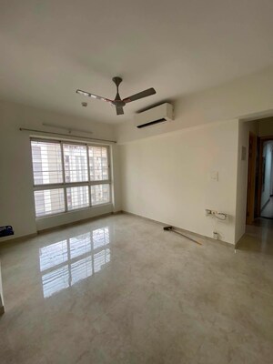 Room in 1 BHK Apartment at Lodha Amara, Kolshet Road – for Rent
