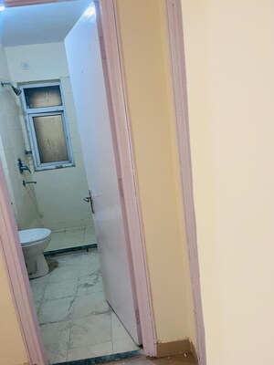 Building Lobby in 2 BHK Apartment at BPTP Park Grandeura, Sector 82 – for Rent