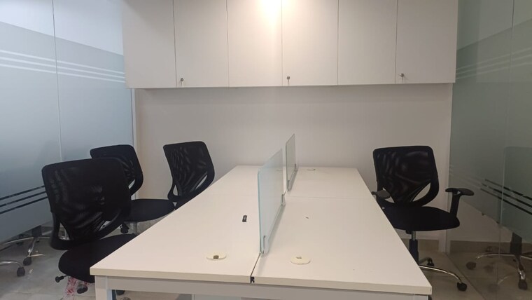 Team Area, emaar-emerald-plaza Commercial Office Space 641 Sq.Ft. In Sector 65 Gurgaon 10606203