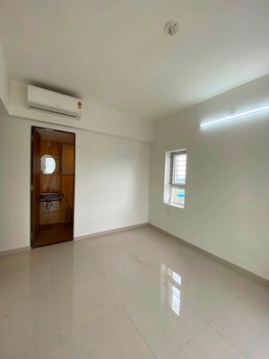 Room in 2 BHK Apartment at Lodha Crown Kolshet, Kolshet Road – for Rent