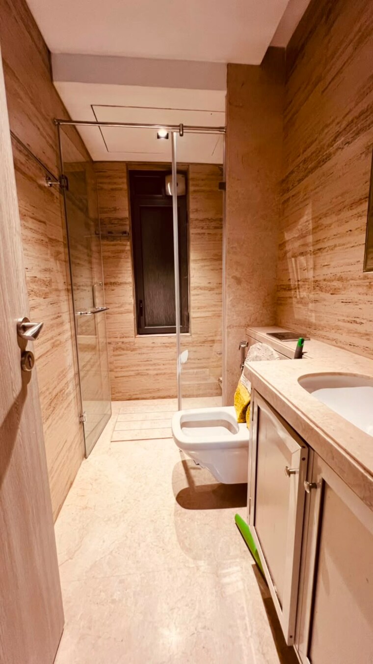 Bathroom, rustomjee-seasons 3 Bedroom 1250 Sq.Ft. Apartment In Bandra East Mumbai 10606230