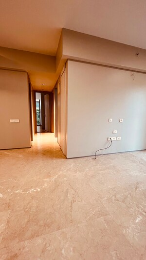 Room in 3 BHK Apartment at Rustomjee Seasons, Bandra East – for Rent