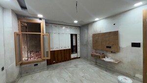 Room in 2 BHK Builder Floor at Sector 16b Greater Noida – for Sale