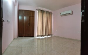Room in 3 BHK Apartment at Omaxe Royal Residency Faridabad, Sector 79 – for Rent
