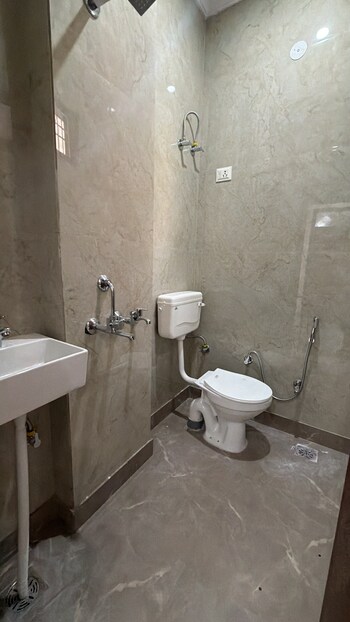 1 BHK Builder Floor for Rent in Shadipur, Delhi