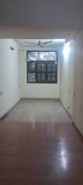 3 BHK Flat for Rent in Sarita Vihar, Delhi