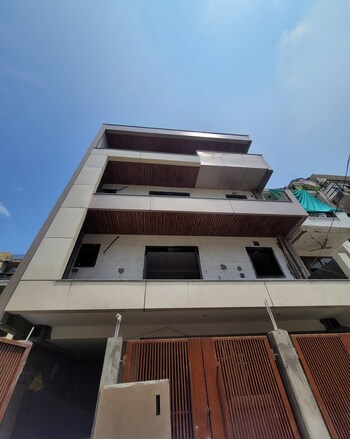 3 BHK Builder Floor for Sale in Green Fields Colony, Faridabad