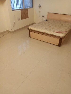 Room in 2 BHK Apartment at Amanora Ascent Towers, Hadapsar – for Rent