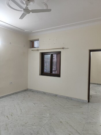 2.5 BHK Villa for Rent in Sector 30, Noida